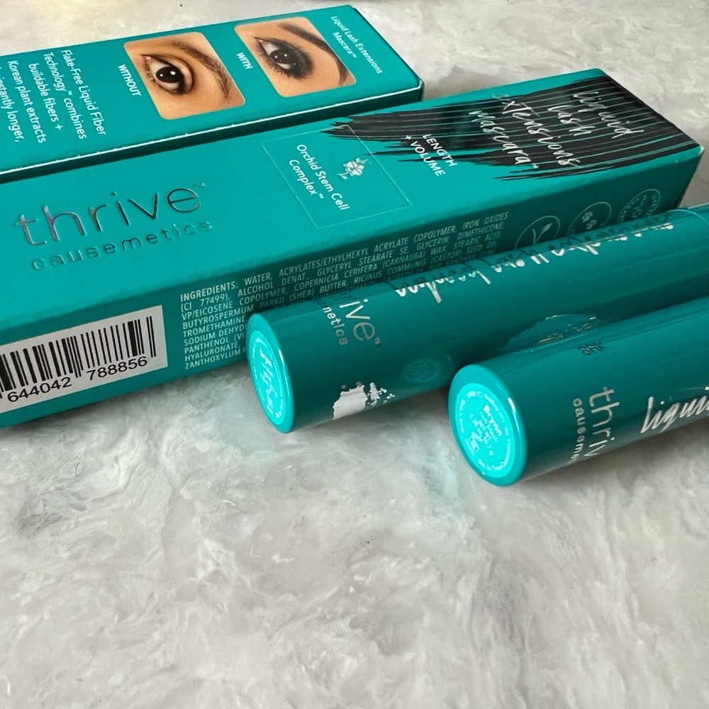*FOUR* Thrive Liquid Lash Extensions mascara
